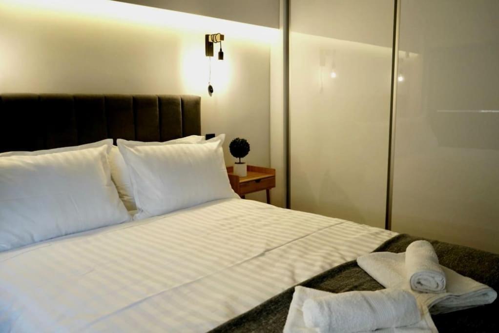 Cosy Loft Apartment พาทรา ภายนอก รูปภาพ