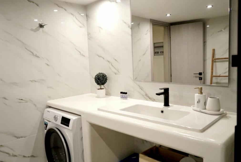 Cosy Loft Apartment พาทรา ภายนอก รูปภาพ